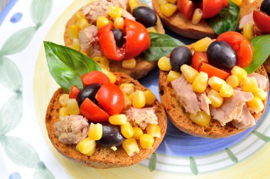 Bruschetta tunny ve Mısır