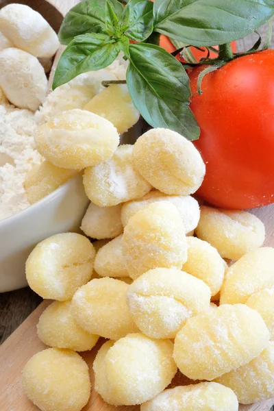 Raw pasta dumplings — Stock Photo, Image
