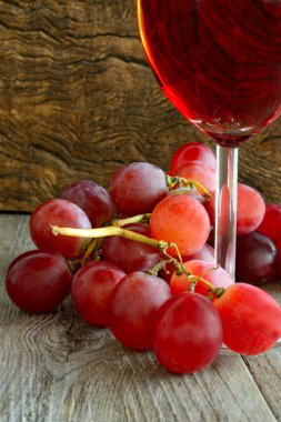 Rose şarap ve üzüm