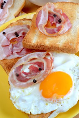 pastırma ile ateş yumurta