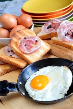 pastırma ile ateş yumurta