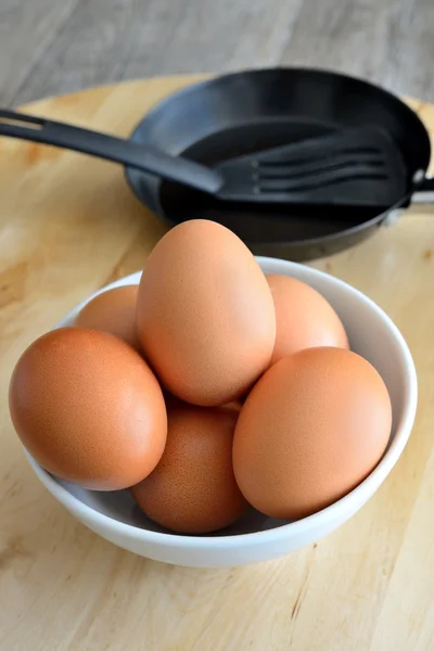 Яйця і пан — стокове фото