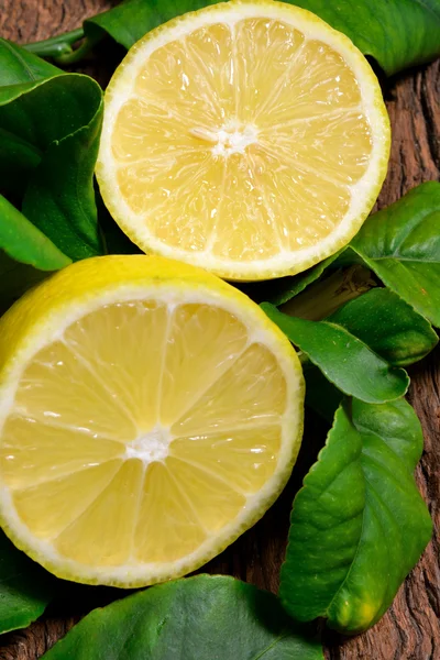 Fresh lemon — Stock Photo, Image