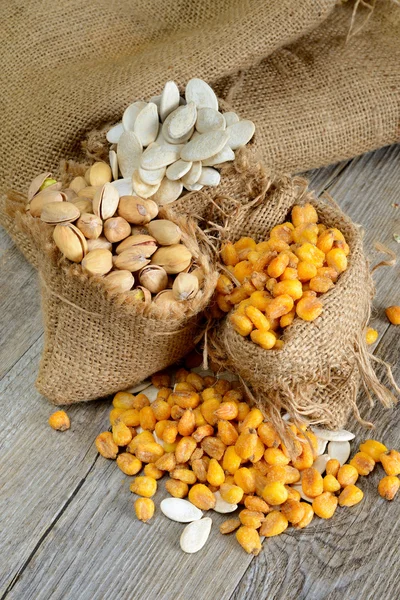 Орехи и зерновые кешью — стоковое фото