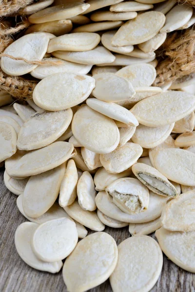 Nüsse und Getreidesamen — Stockfoto