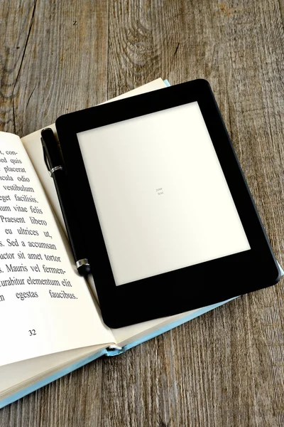 Blank ebook reader — Stock Photo, Image