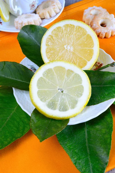 Lemon sliced — Stock Photo, Image