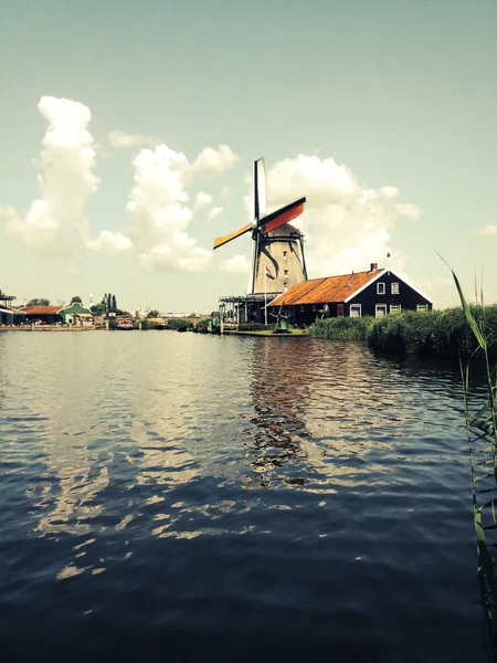 Amsterdam yel değirmeni — Stok fotoğraf