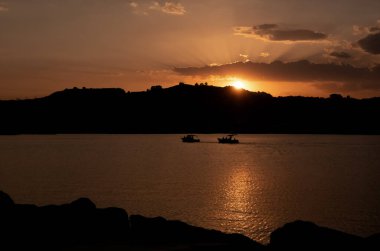 Günbatımında San Benedetto del Tronto Limanı 'nın önü - İtalya