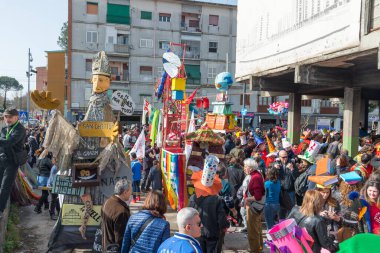 Naples, İtalya-26 Şubat 2017: 35 karnaval Scampia Gridas Felice Pignataro tarafından 1981 yılında kurulan bir Kültür Derneği.