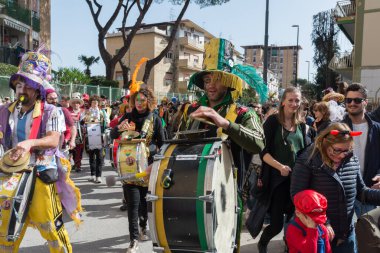 Naples, İtalya-26 Şubat 2017: 35 karnaval Scampia Gridas Felice Pignataro tarafından 1981 yılında kurulan bir Kültür Derneği.