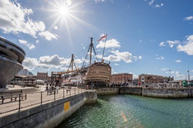 HMS Victory 'nin sert görüntüsü, Lord Nelson' ın amiral gemisi, 29 Eylül 2021 'de Hampshire, İngiltere' deki Portsmouth rıhtımında sergileniyor.