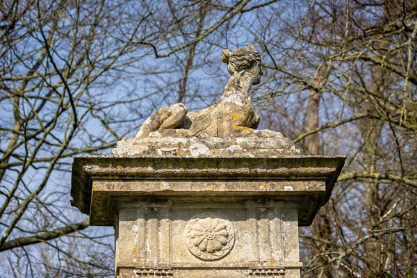 Statue Sphinx Avec Tête Féminine Sur Socle Abbaye Lacock Wiltshire — Photo