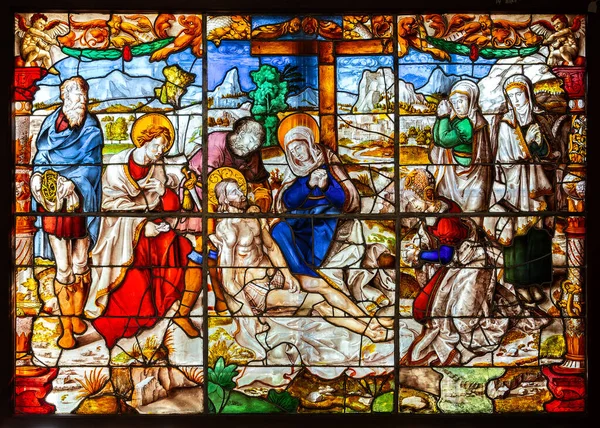 Βιτρό Παράθυρο Που Απεικονίζει Σταύρωση Του Ιησού Στο Μουσείο Ερμιτάζ — Φωτογραφία Αρχείου