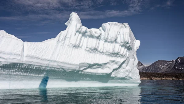 Massiver Eisberg Mit Bergkulisse Der Disko Bay Grönland — Stockfoto