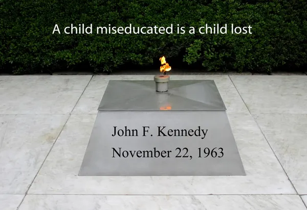 Citation de JFK sur l'éducation — Photo