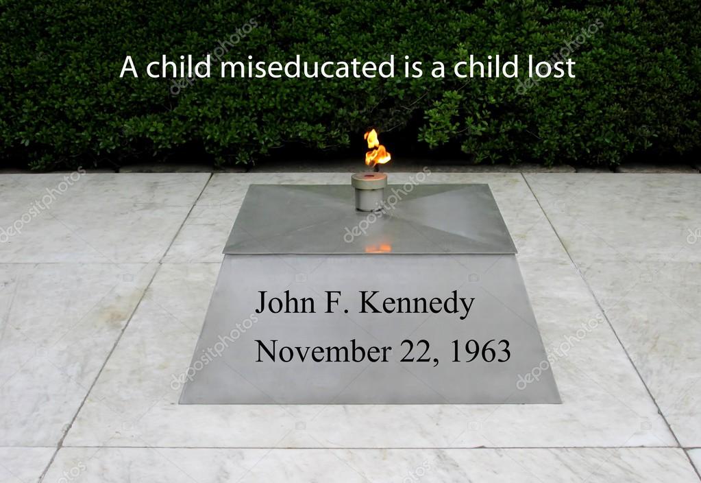 Jfk Zitat Auf Bildung Stockfoto Mgs999 34378249