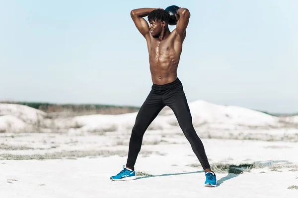 Portrait Entraînement Sportif Homme Afro Américain Avec Ballon Plein Air — Photo