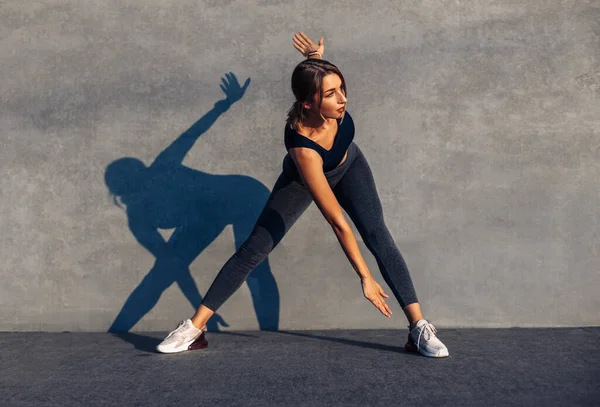 Fitness Frau Mit Schönem Sportlichen Körper Macht Stretching Workout Frau — Stockfoto