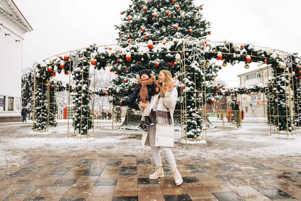 Mother Son Having Fun Hugging While Walking Christmas City Christmas — Stockfoto