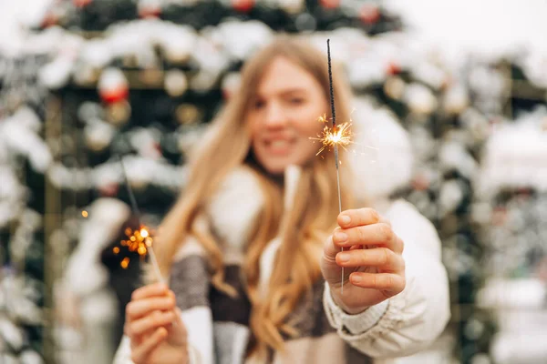 Woman Jacket Warm Scarf Holds Sparklers Her Hand Celebrates New — Stock Fotó