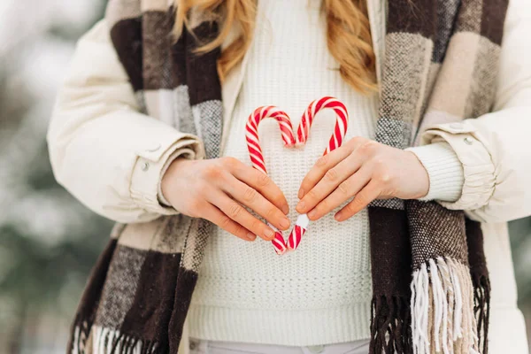 Happy Pregnant Woman Warm Winter Clothes Holding Red Candy Heart — Stock Fotó