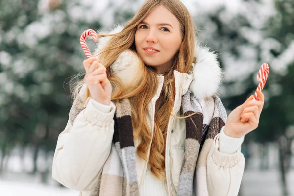 Happy Woman Winter Clothes Having Fun While Holding Christmas Red — Fotografia de Stock