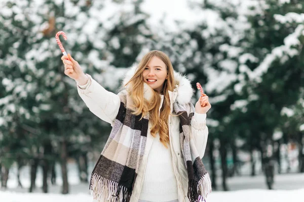 Happy Woman Winter Clothes Having Fun While Holding Christmas Red — стоковое фото