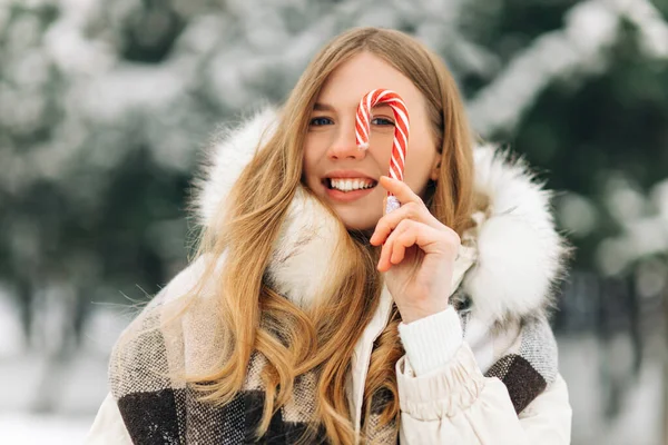 Winter Smiling Woman Christmas Red Lollipops Laughing While Posing Snowy — Foto Stock