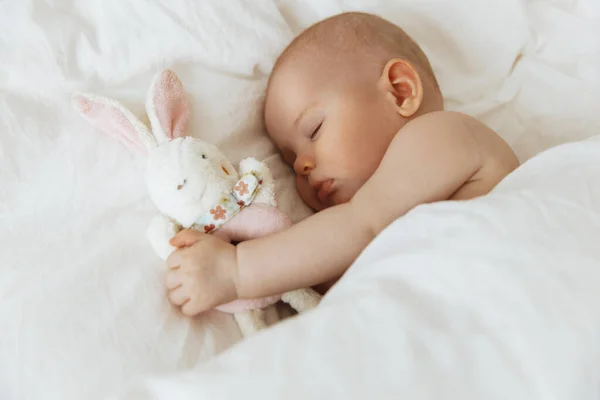 Sleeping Little Baby Favorite Soft Toy Hand Carefree Sleep Baby — Stok Foto