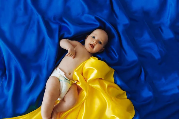 Pray Ukraine Smiling Little Girl Lies Ukrainian Blue Yellow Flag Foto Stock Royalty Free