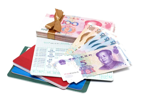 Dinheiro (Renminbi) e caderneta — Fotografia de Stock