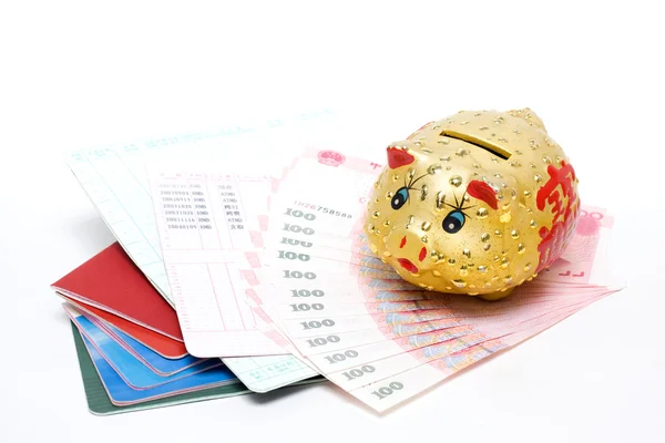 Piggy banka ve hesap cüzdanı — Stok fotoğraf