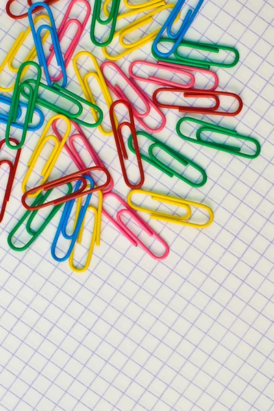 Gekleurde paperclips — Stockfoto