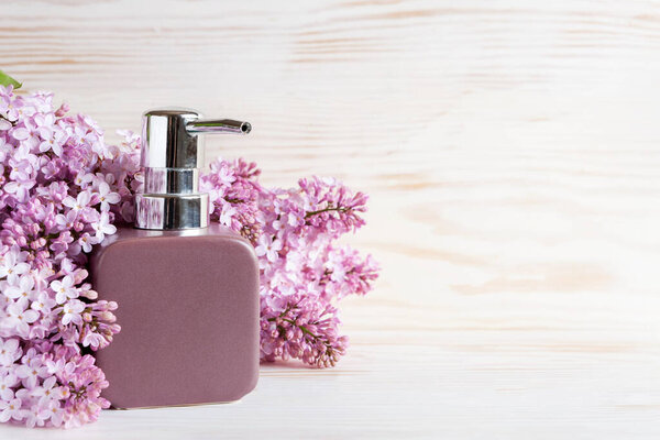 Bathroom Dispencer Lilac Inflorescences Concept Spa Beauty Health Salon Cosmetics Royalty Free Stock Images
