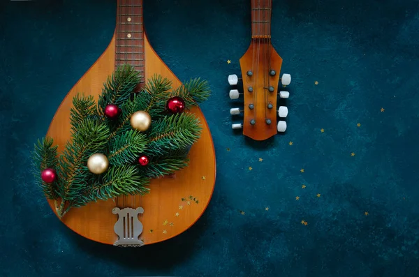 Old Mandolin Fir Tree Branches Christmas Decor Christmas New Year —  Fotos de Stock