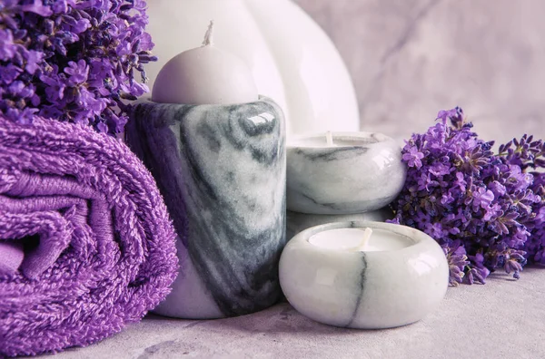 Lavender Flowers Candle Marble Candlestick Towels Concept Spa Beauty Health — Fotografia de Stock