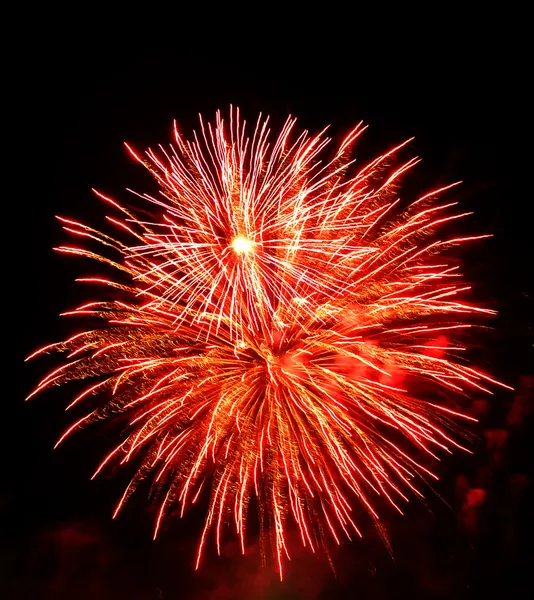 Fond abstrait rouge et noir Feu d'artifice sur le ciel — Photo