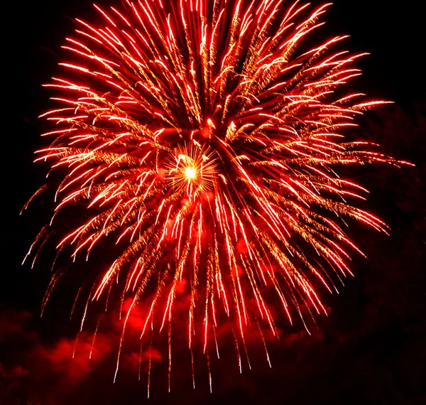 Sfondo astratto rosso e nero Fuochi d'artificio sul cielo — Foto Stock