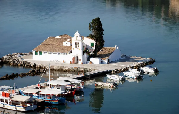 Vlacherna Manastırı ve fare ada Korfu, Yunanistan — Stok fotoğraf