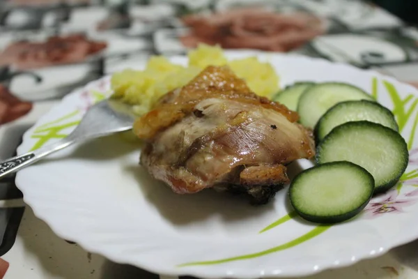 Fried Chicken Mashed Potatoes Fresh Cucumbers Plate Photo Second Course — Stock Photo, Image