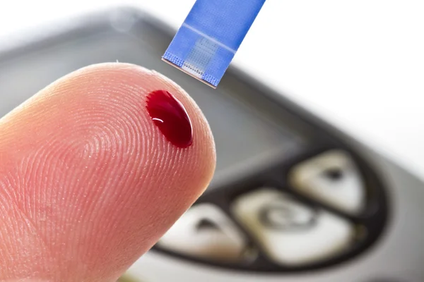 Checking the glucose level — Stock Photo, Image