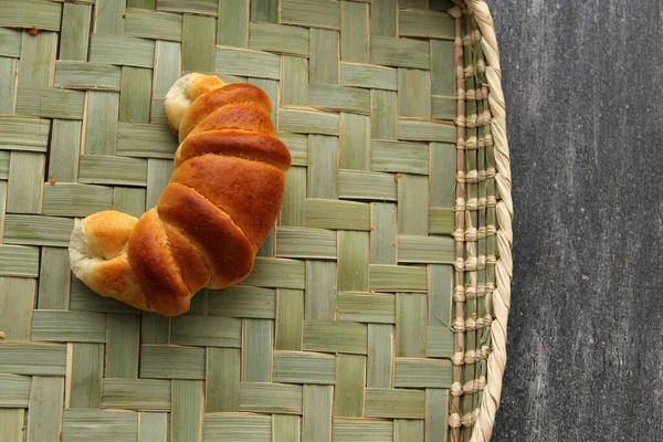 Смачний Свіжий Пухнастий Свіжий Солодкий Круасанний Хліб Готовий Сніданку Гарячою — стокове фото