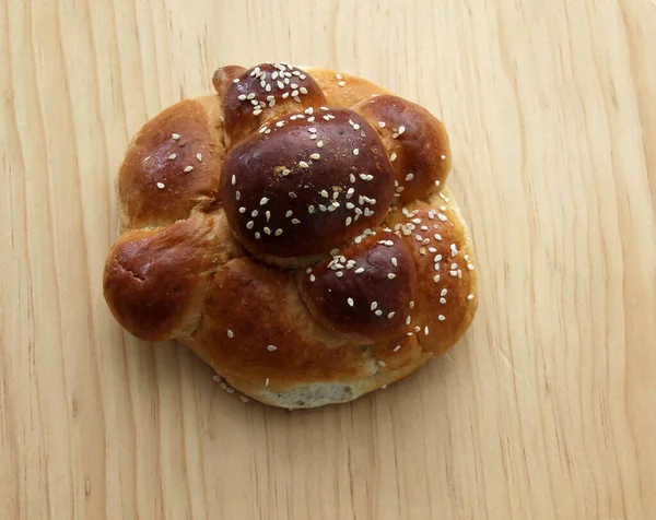 Ízletes Bolyhos Frissen Készült Hazai Pan Muerto Szezámmaggal Megszórva Mint — Stock Fotó