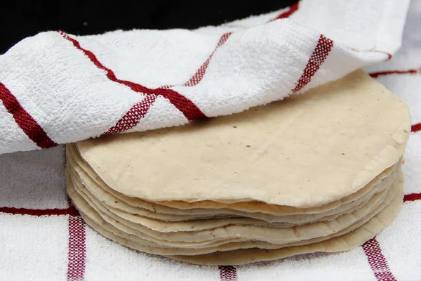 Vers Gemaakte Hete Maïs Tortilla Klaar Eten Mexicaanse Taco Maken — Stockfoto