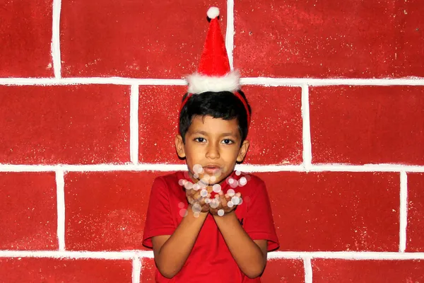 Garçon Brun Latin Très Heureux Avec Arrivée Noël Porte Chapeau — Photo