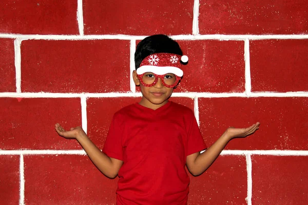 Menino Latino Anos Feliz Animado Porque Dezembro Chegou Será Natal — Fotografia de Stock
