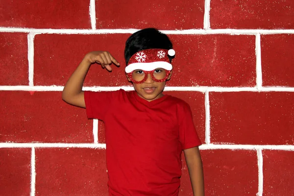 Jarige Latino Jongen Blij Opgewonden Omdat December Aangekomen Het Zal — Stockfoto