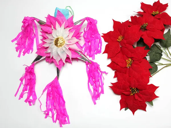 Piata Artesanal Mexicana Argila Papel Colorido Para Celebrar Posadas Natal — Fotografia de Stock