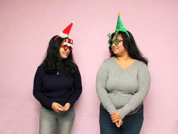 Latin Sisters Friends Christmas Hats Glasses Play Each Other While — Stock Photo, Image